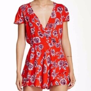 Angie Floral Red Romper Keyhole Plunge V Neck EUC
